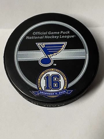 BRETT HULL retirement night ST. LOUIS BLUES Official Hockey Game Puck Cover