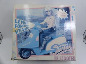 VINTAGE SINDY 1989 REMOTE CONTROL SCOOTER MIB MINT BOX VERY RARE - Picture 1 of 6