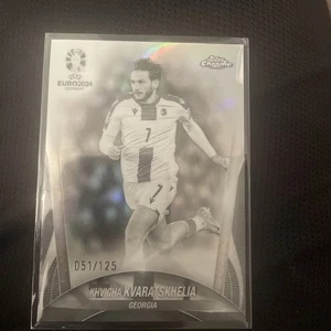 TOPPS CHROME UEFA EURO 2024 KHVICHA KVARATSKHELIA /125 BLACK WHITE REFRACTOR - Picture 1 of 3