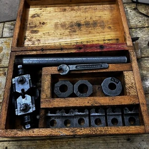 Vintage Armstrong Adjustable Stock Die Set in Original Wood Box Antique Tool - Picture 1 of 10