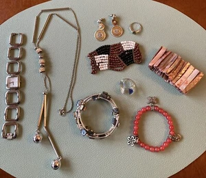 Schmuckkonvolut u. a. 1 Uhr,Kette,Ringe, Armbänder, Ohrringe - gebraucht - Bild 1 von 3