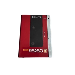 Raro Walkman Sanyo rosso vintage M-G1 anni 80 - non si accende, senza batteria posteriore - Foto 1 di 7