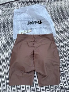 NEW Skims Body Butt Enhancing Lifting Padded Shorts Shapewear Sienna Size M 1pc - Picture 1 of 3