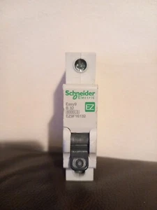 Schneider MCB 32 Amp einpolig Typ C 32A Multi9 C60HC132 Merlin Gerin 25648 - Bild 1 von 6