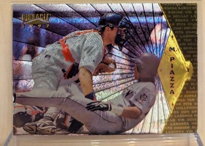 1997 Pinnacle MUSEUM COLLECTION #103 Mike Piazza Dodgers HOF RARE DUFEX PARALLEL - Image 1 of 2
