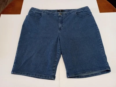Riders by Lee Womens Med Wash High Rise Blue Denim Bermuda Shorts Sz 20WM - Image 1 of 4