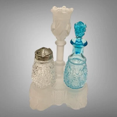 Juego de cruetas de condimento de vidrio con patrón EAPG Belmont Co. de la década de 1860 (2) y ruedas Foto 1 de 4