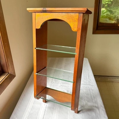Vintage Wooden Display Glass Shelves Foto 1 de 4