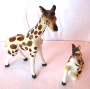 Vintage Japan Bone China Miniature Giraffe Couple Set of 2 Figurines 2" - Picture 1 of 2