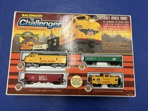 Bachmann Model Railroad Union Pacific Challenger Train Set - HO Scale - 00621 - Picture 1 of 8