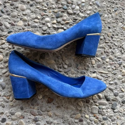 Zapatos de salón Nine West para mujer talla 7,5 azul gamuza tacón ancho detalle dorado Foto 1 de 4