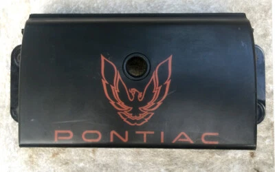 1985-1992 Pontiac Firebird OEM lanterna traseira painel de acabamento de enchimento central pássaro vermelho - Imagem 1 de 4