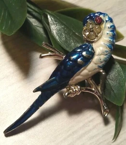 Adorable! 1.75" Vintage Blue ENAMEL PARROT w/ Red Rhinestone Pin, Silver Tone! - Picture 1 of 8