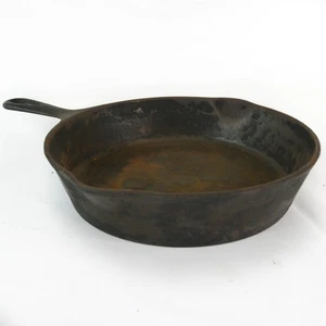 Cast Iron Pan Skillet Vintage - Picture 1 of 9