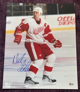 NICKLAS LIDSTROM Signed Detroit RED WINGS 16x20 PHOTO Beckett (BAS) - Picture 1 of 4