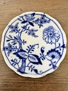 Butter Pat Dish-Meissen Pattern by Cauldon China BWM-England-pre-1930-Blue Onion - Picture 1 of 6