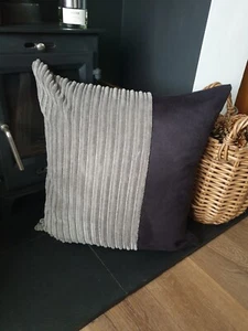 4 22 inch Charcoal Grey Jumbo Cord with Black Faux Suede Cushion Covers DFS SCS? - Picture 1 of 3