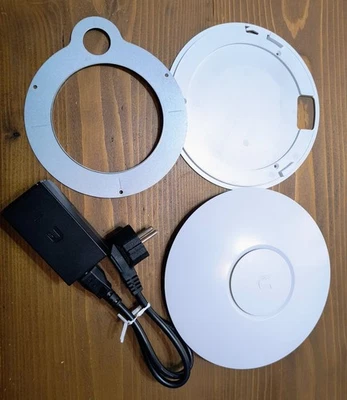 UNIFI Ubiquiti AP 6545A-UAP 802.11b/g/n con alimentatore POE - Immagine 1 di 4