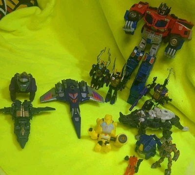 Vintage Transformers Toy Lot. Some 1986, 2004, & Hasbro Takara.  Optimus Prime - Image 1 of 4