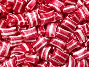 Strawberries & Cream Candy - Walkers Candy Co - Boiled Lollies - 170g Jar - Picture 1 of 2