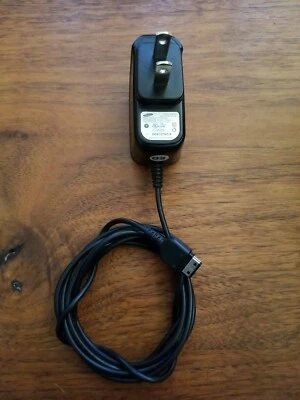 OEM Samsung ATADS30JBE 4.7V .55A Power Supply AC Adapter Wall Charger - Image 1 of 4