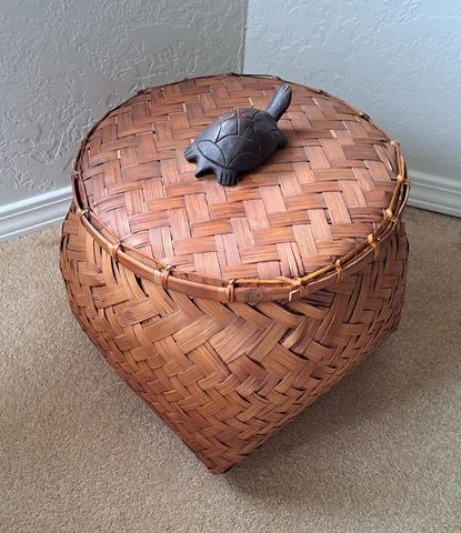 VTG Large Bamboo Splint-Weave Turtle-Lid Basket, Made in Philippines, Boho Chic Cover