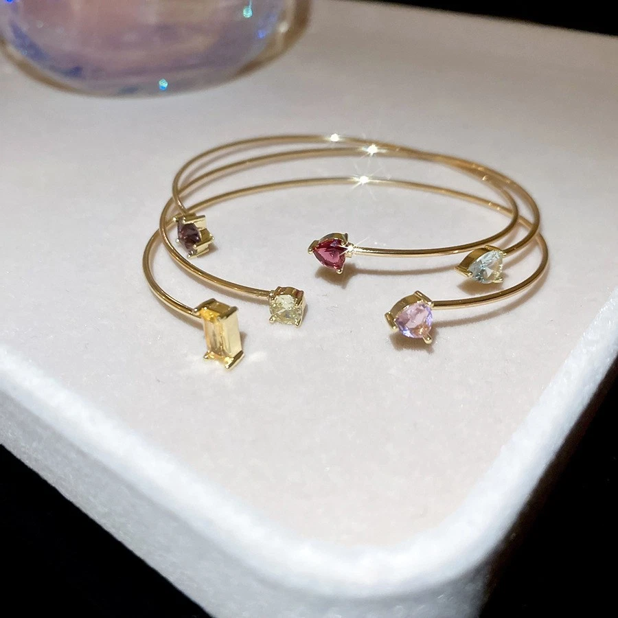 Accesorios de joyería ligeros de lujo de alta calidad para mujer Foto 1 de 1