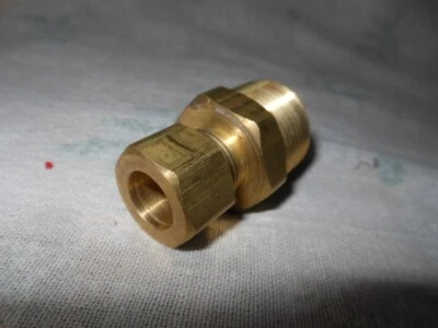 Lot of 15 Brass 3/4" NPT to 1/2" Compression - Image 1 of 3