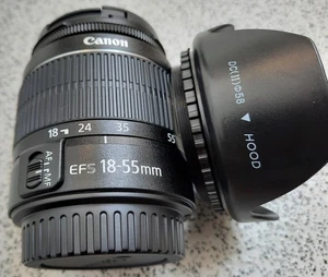 Canon EF-S 18-55mm 1:3.5-5.6 III MACRO Zoom Lens. for EOS DSLR Cameras - Picture 1 of 14