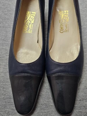Salvatore Ferragamo Italia Mujer 8.5 A Azul Marino Gatito Tacones Cuero Genuino Foto 1 de 4