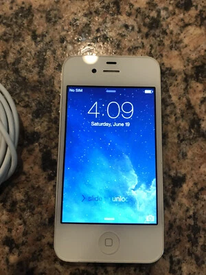 Apple iPhone 4 - 8GB - White (AT&T) A1332 (GSM) - Image 1 of 4