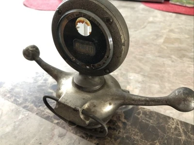 Antiguo adorno vintage Boyce MotoMeter gorra/capucha JEWETT. Foto 1 de 4