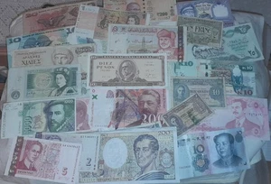 Mixed Lot of World Banknotes, 80 notes Circulated to UNCIRCULATED - Picture 1 of 6