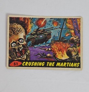 1962 Mars Attacks #51 Crushing The Martians