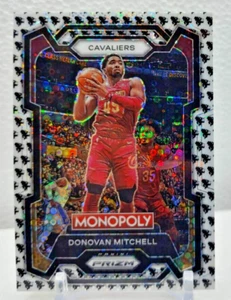 Donovan Mitchell Monopoly Uomo Bianco e Nero 2023-24 Panini Prizm Monopoly SSP - Foto 1 di 2