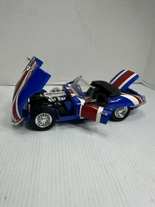 1:18 RC2 JAGUAR E-TYPE AUSTIN POWERS SWINGER -AMZ 1190 Metal Diecast Car - Picture 1 of 12