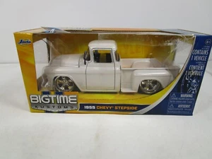 JADA 1/24 BIGTIME KUSTOMS WHITE 1955 CHEVY 3100 PICKUP NEW DAMAGED BOX - Picture 1 of 5