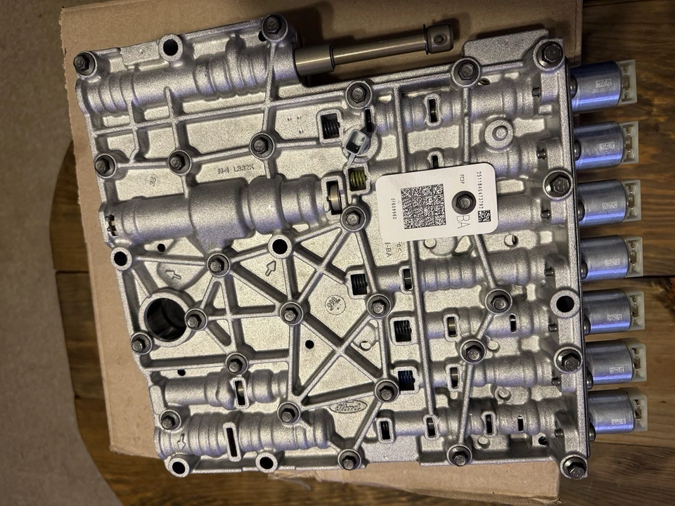 Nuevo cuerpo de válvula 6R140 Ford F250 F3 F4 2011 y parte superior # BC3P-7A100-AB Foto 1 de 4