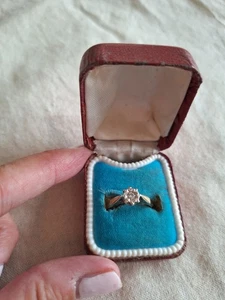 18ct Diamond Solitaire Ring - Picture 1 of 1