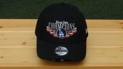2025 Los Angeles Dodgers Serie Mundial Campeones Juvenil ADJ Sombrero Nueva Era en Stock Foto 1 de 4