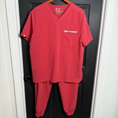 Conjunto de 2 joggers y top exfoliante Figs Technical Collection Bright Coral talla grande Foto 1 de 4