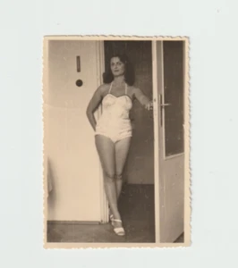 Photo Handsome Women swimsuit Beach fashion Hairstyle interior Unusual VTG - Picture 1 of 2