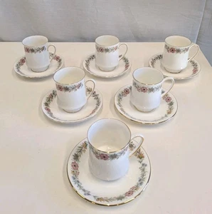 Paragon "Belinda" Floral Bone China Teeservice für 6 Personen, 14 Teile. - Bild 1 von 9