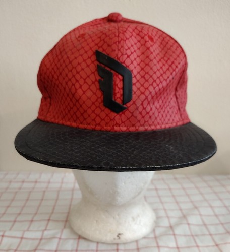 Cappello berretto Adidas Damian Lillard rosso nero ricamato flat bill firmato snapback