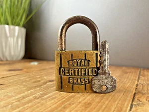 ANTIQUE AMERICAN ROYAL CERTIFIED REESE BRASS PADLOCK & KEY VINTAGE LOVE LOCK USA - Picture 1 of 9
