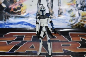 FIGURA CLONE CAPITÁN REX CON DOS BLASTERS - CLONE WARS - STAR WARS REF D6234 - Imagen 1 de 3