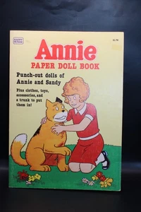 Vintage 1982 Annie Paper Doll Book w/ Sandy & Happy House Unpunched  - Picture 1 of 14