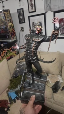 THE JOKER WHO LAUGHS custom 1/6 Scale Statue - Image 1 of 4