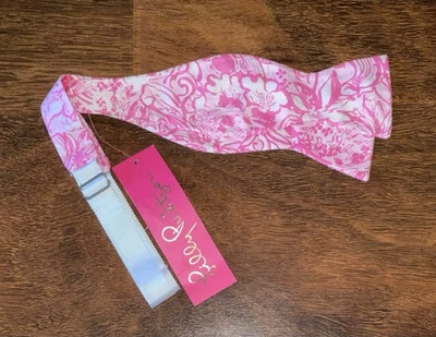 Lilly Pulitzer Pink Tropics BUNNY HOP MEN'S BOW TIE 100% Silk Neck Bowtie NWT - Image 1 of 3
