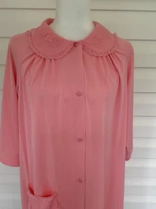 Vintage Shadowline Coral Color Nylon  Robe Medium 3/4 Length Sleeves 70's - Picture 1 of 11